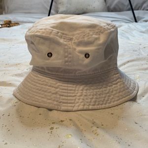 Bucket hat